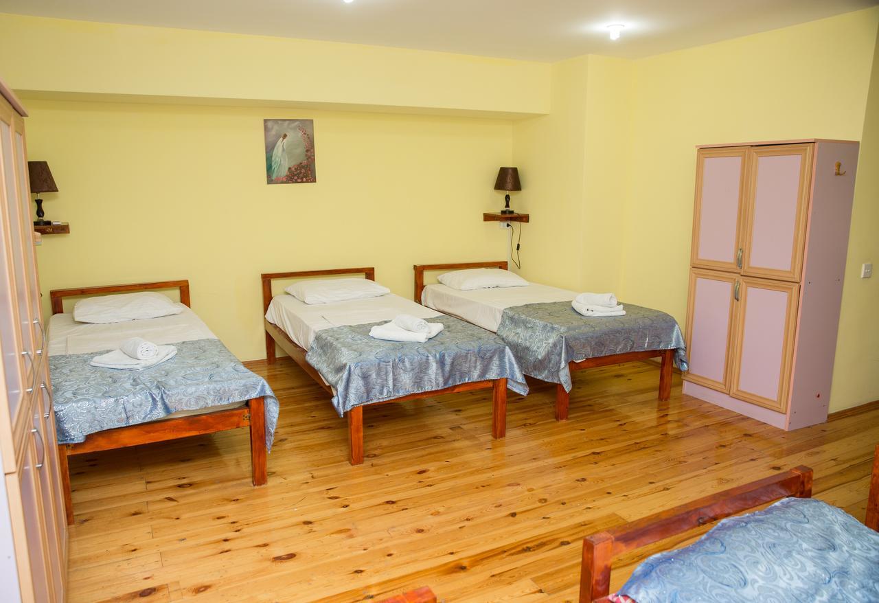Highland Park Hostel Баку Екстер'єр фото