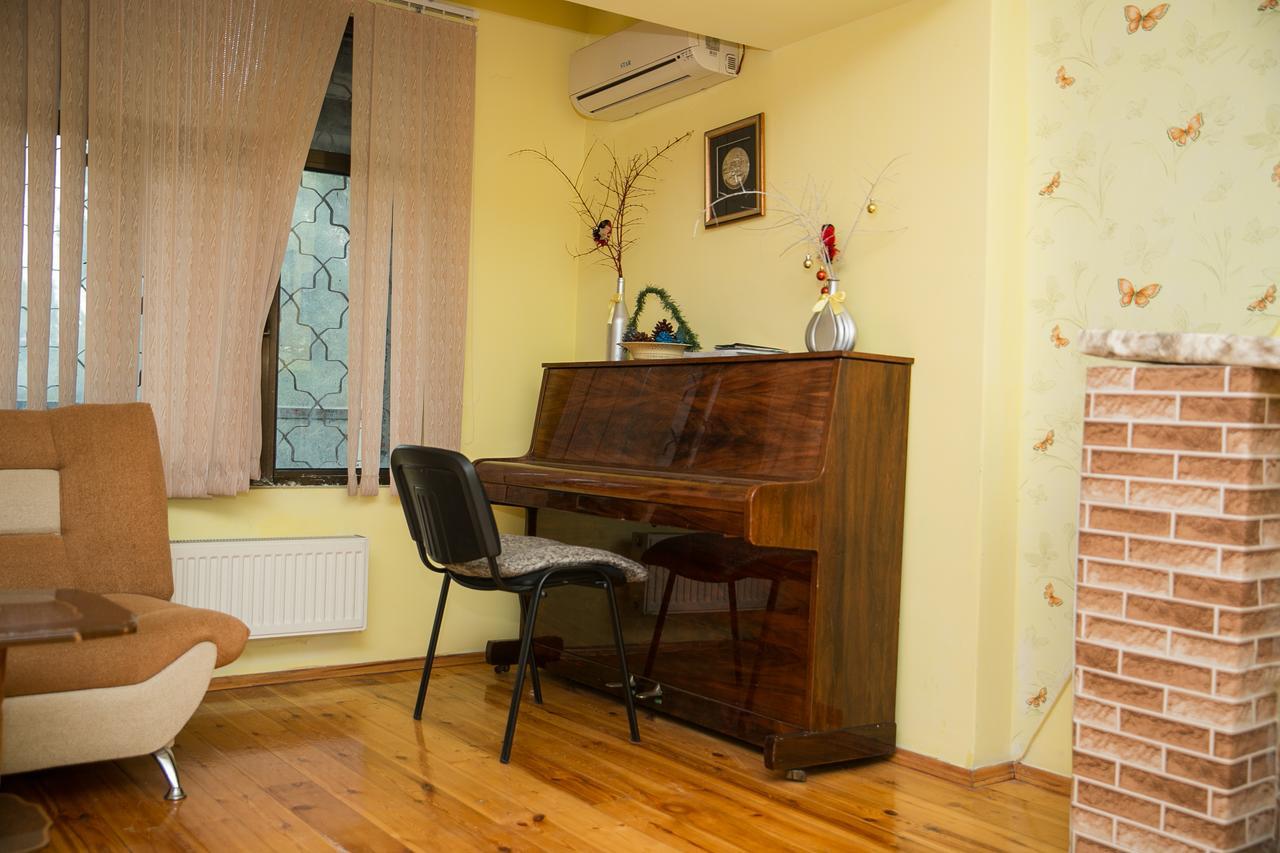 Highland Park Hostel Баку Екстер'єр фото