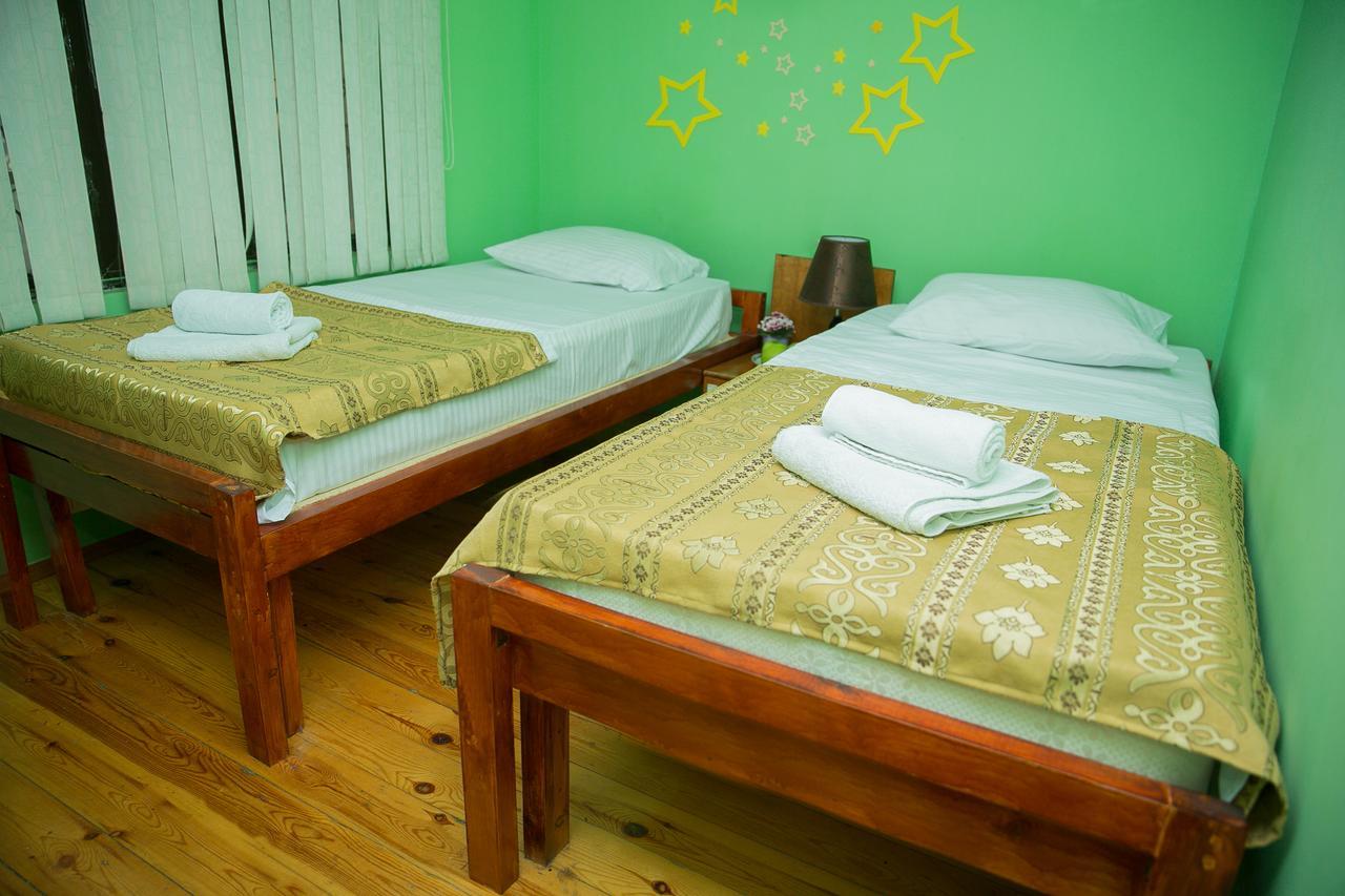 Highland Park Hostel Баку Екстер'єр фото