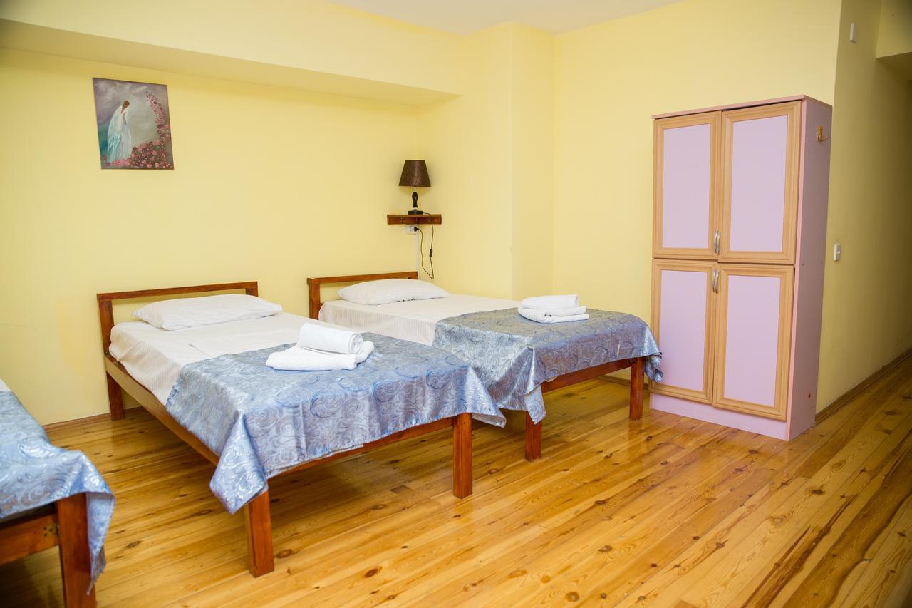 Highland Park Hostel Баку Екстер'єр фото