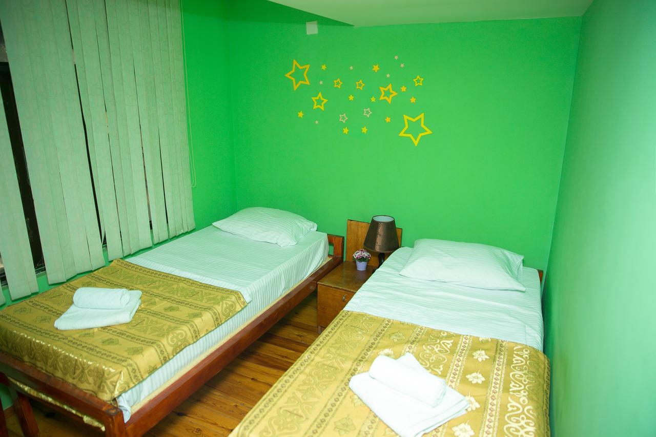 Highland Park Hostel Баку Екстер'єр фото