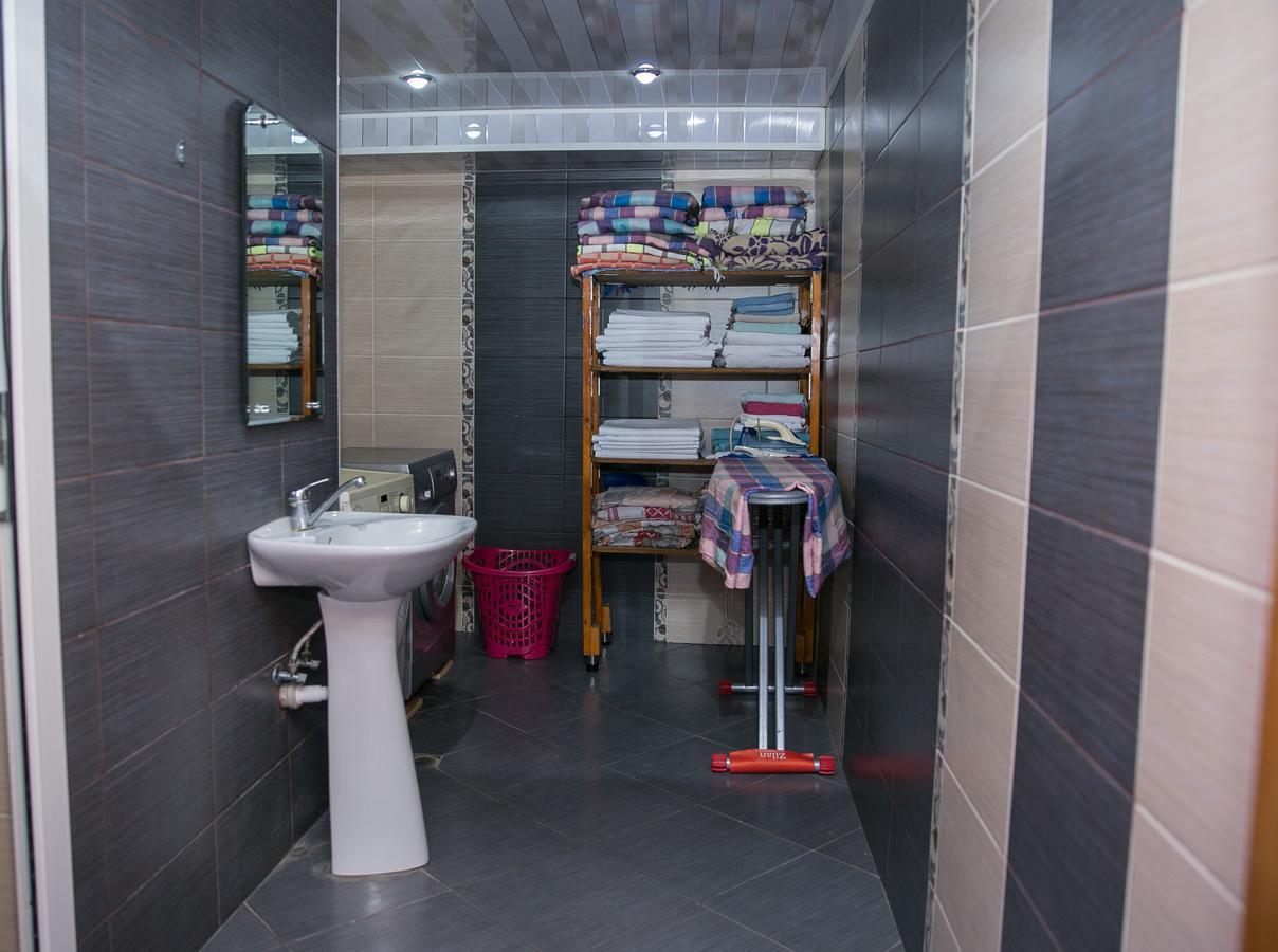 Highland Park Hostel Баку Екстер'єр фото